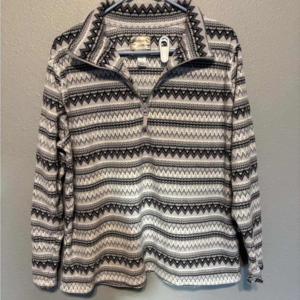 Cozy Zip-Front Patterned Fleece Pullover - Black & White